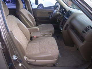 Stock interior. It was also available with a center mounted manual. Photo from durafitcovers.com